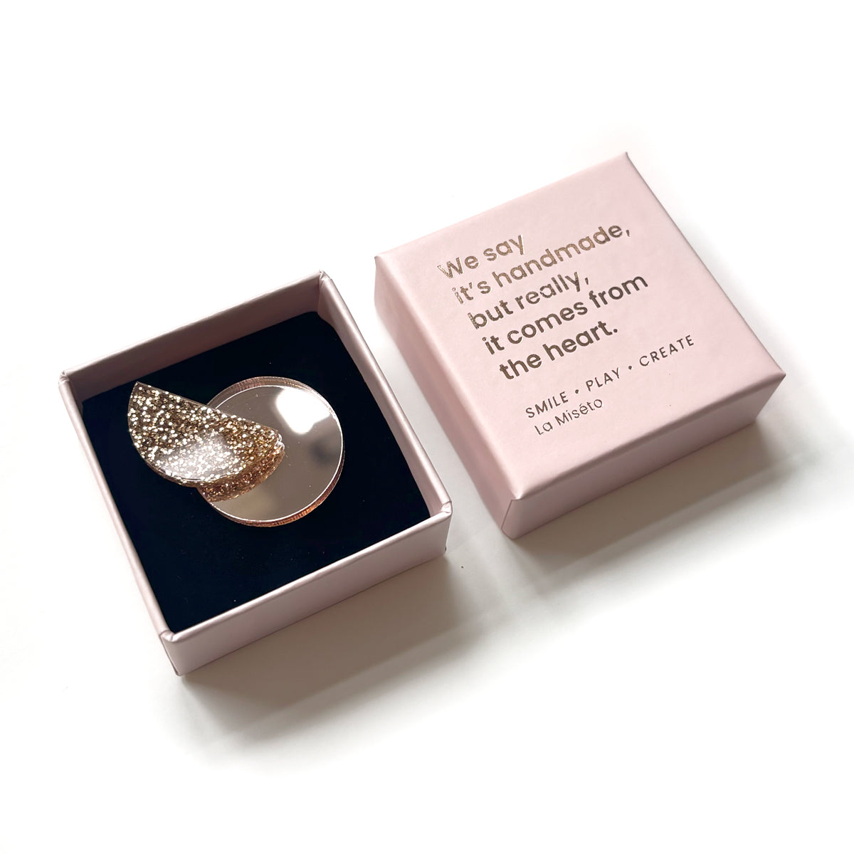 Avant Glitter broche