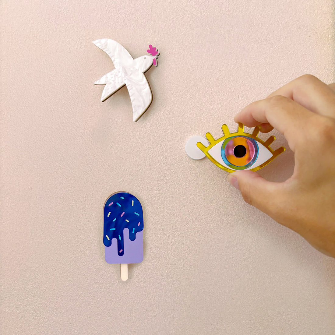 Wall Art Peace dove Wearable