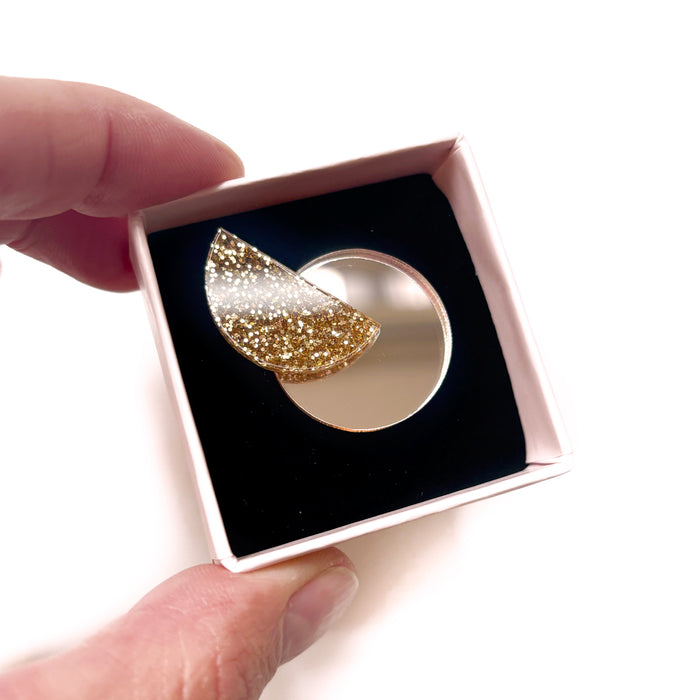 Avant Sparkle brooch