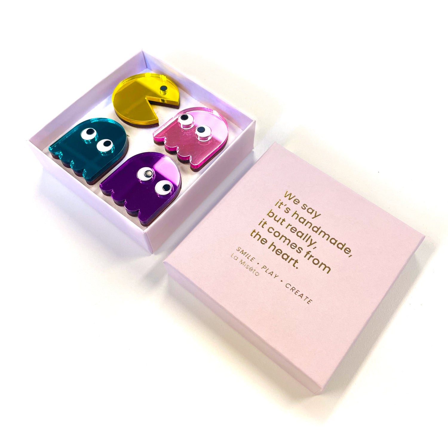 Game brooches set